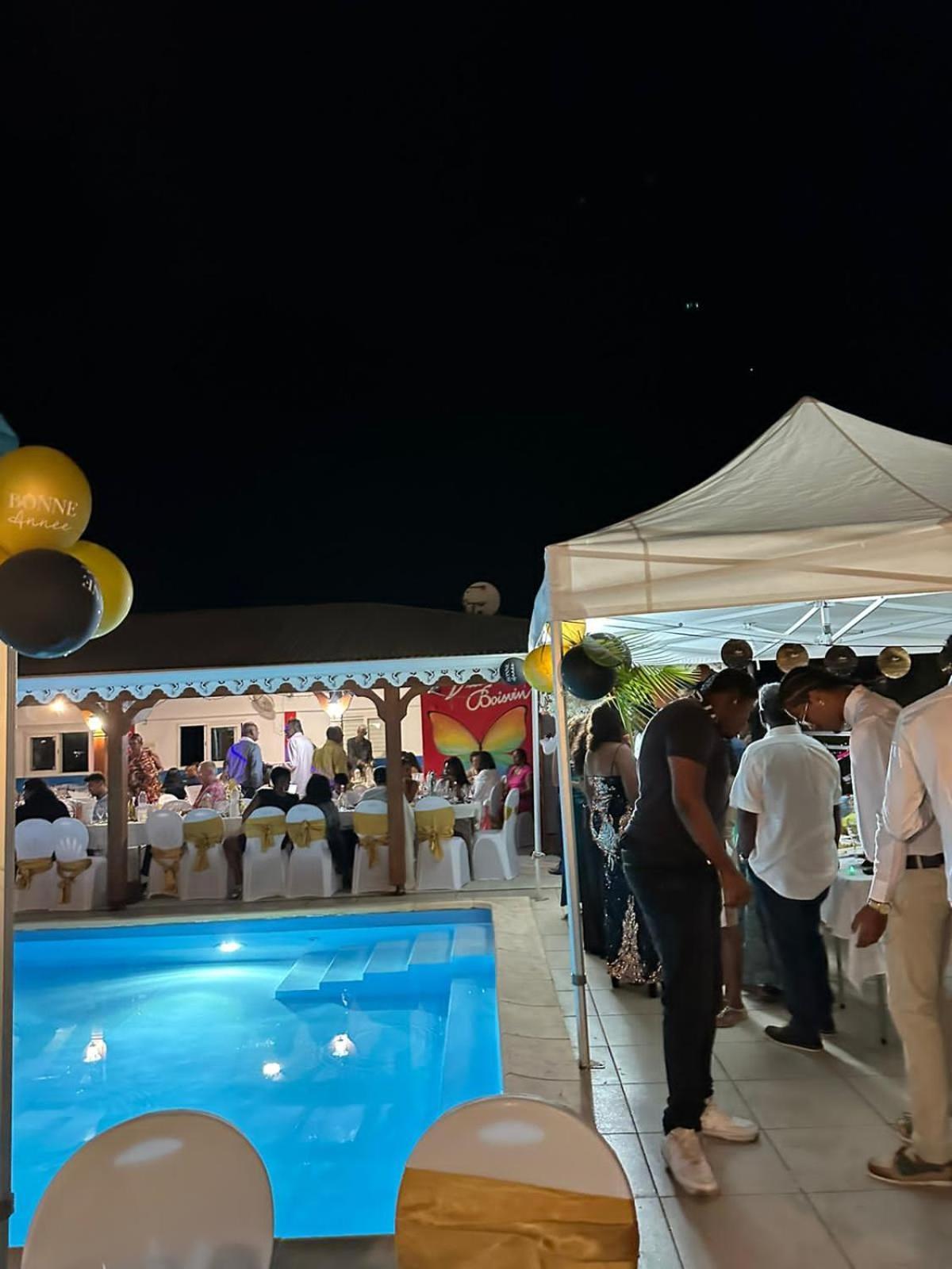 Les Villas De Boisvin Le Moule Kültér fotó